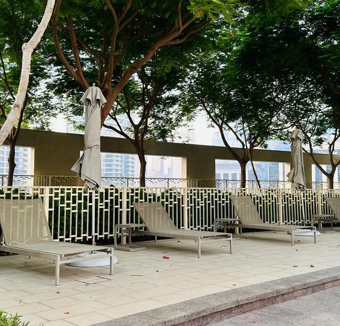 Dubai Mall Direct Access Apartment - Burj Vista